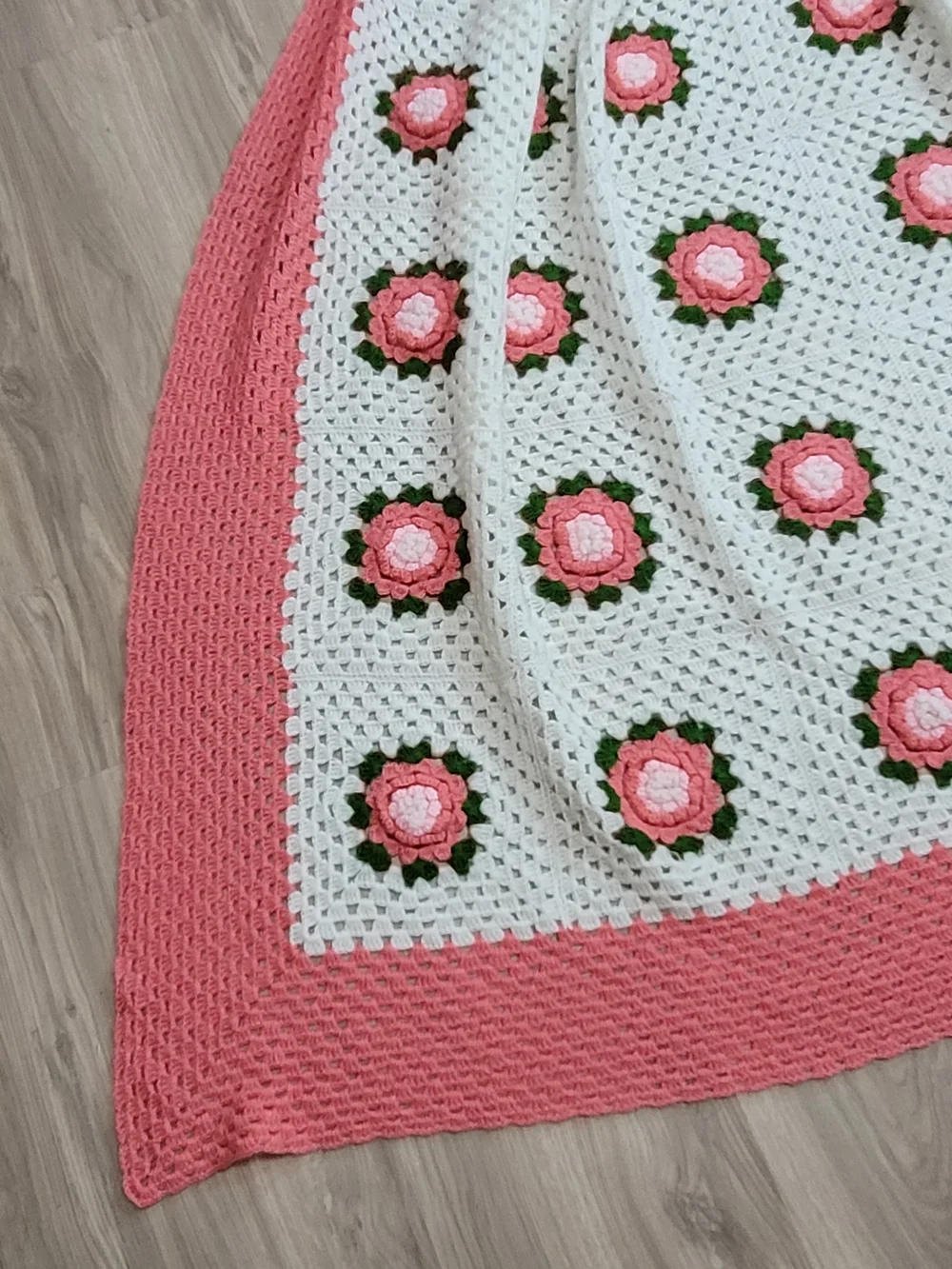 Handmade Crochet Yarn Pink And White 3d Rose Afghan Blanket  77 x 61